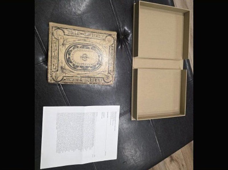 C002 Copy with modern protective box