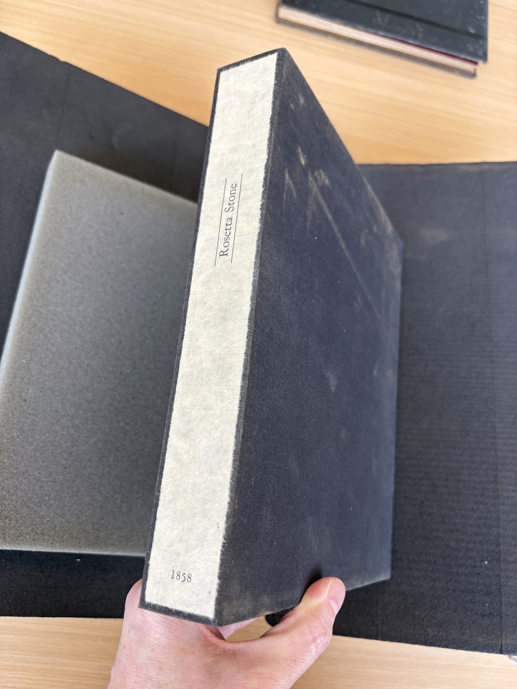 C062 protective box and fore-edge